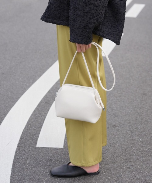 コロンとしたフォルムがかわいい♪】本革コンパクトショルダーバッグ 