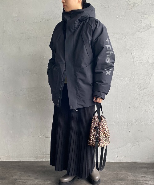 +phenix（プラスフェニックス）の「[＋phenix/プラスフェニックス] 別注 GORE-TEX ダウンジャケット（ダウンジャケット/コート・レディース・ブラック/ベージュ・M/L/XL）」の3枚目の写真