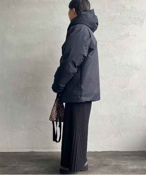 +phenix（プラスフェニックス）の「[＋phenix/プラスフェニックス] 別注 GORE-TEX ダウンジャケット（ダウンジャケット/コート・レディース・ブラック/ベージュ・M/L/XL）」の14枚目の写真