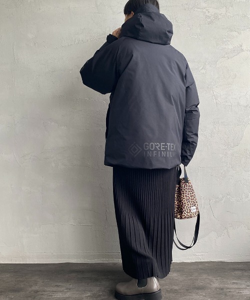 +phenix（プラスフェニックス）の「[＋phenix/プラスフェニックス] 別注 GORE-TEX ダウンジャケット（ダウンジャケット/コート・レディース・ブラック/ベージュ・M/L/XL）」の15枚目の写真