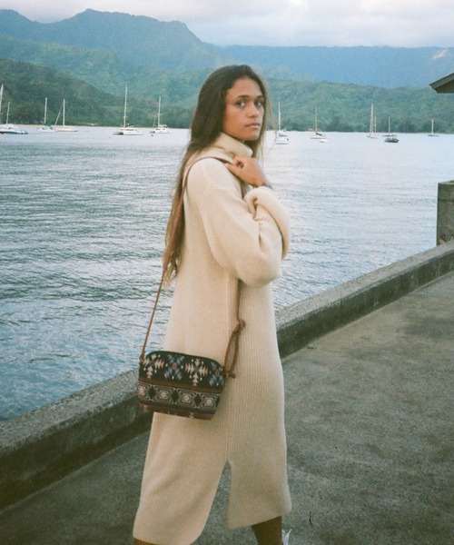 ROXY(ロキシー)の「LOVE ISLAND CROSSBOD/ロキシーミニショルダーバッグ(ショルダーバッグ・レディース・ブラック・FREE)」の2枚目の写真