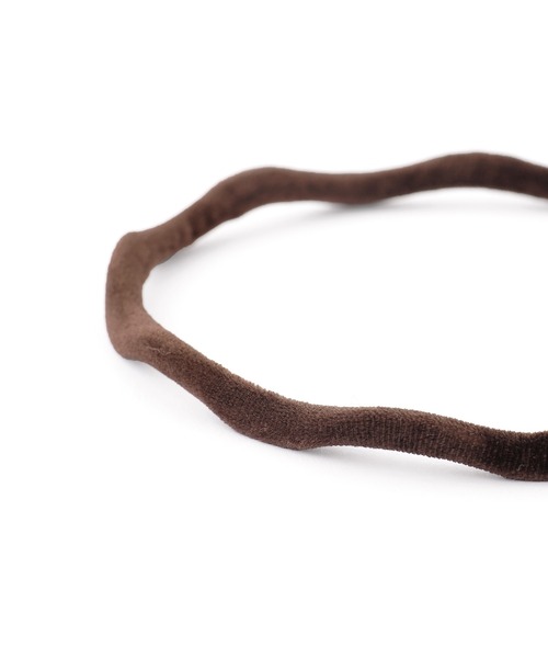 ANEMONE（アネモネ）の「ベロアウェーブスリムカチューシャ（カチューシャ・レディース・ブラック/ブラウン/カーキ/グレー/ベージュ・FREE）」の7枚目の写真