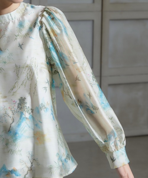 miclat（ミクラ）の「大きいサイズ　オーガンジーぼかし花柄ブラウス　miclat（シャツ/ブラウス・レディース・グリーン系/ピンク系・L/LL/3L/4L/5L）」の4枚目の写真