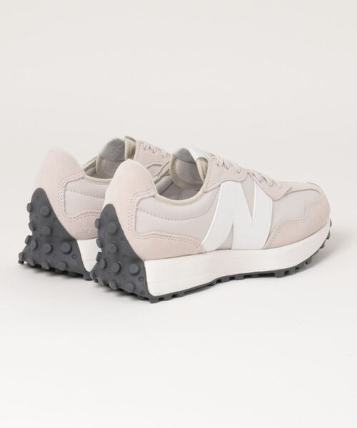 NEW BALANCE(ニューバランス)の「【LADIES】New Balance/U327 2122550(スニーカー・レディース・ベージュ/グレー/ブラック・SMALL/MEDIUM)」の4枚目の写真