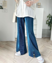 大人の魅力。センタースリットプリーツパンツ