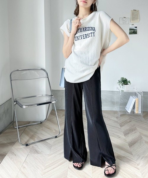 大人の魅力。センタースリットプリーツパンツ