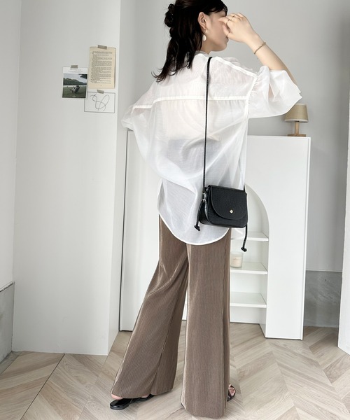 大人の魅力。センタースリットプリーツパンツ