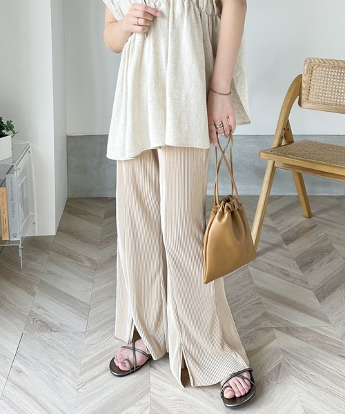 大人の魅力。センタースリットプリーツパンツ