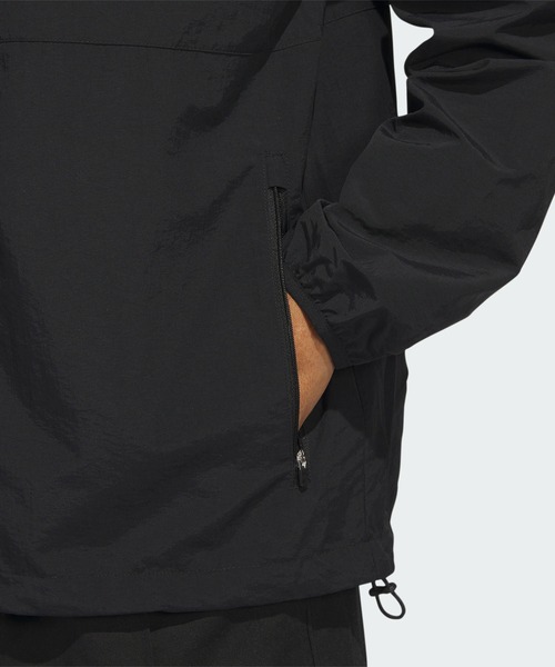 adidas（アディダス）の「クリンクル シェルジャケット