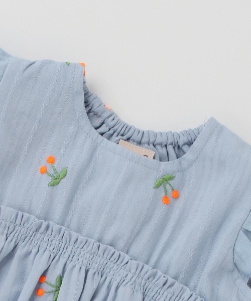 petit main（プティマイン）の「【抗菌防臭】チェリー刺繍セットアップ（アンサンブル・キッズ・オフホワイト/ピンク/ライトブルー・80ｃｍ/70cm）」の5枚目の写真