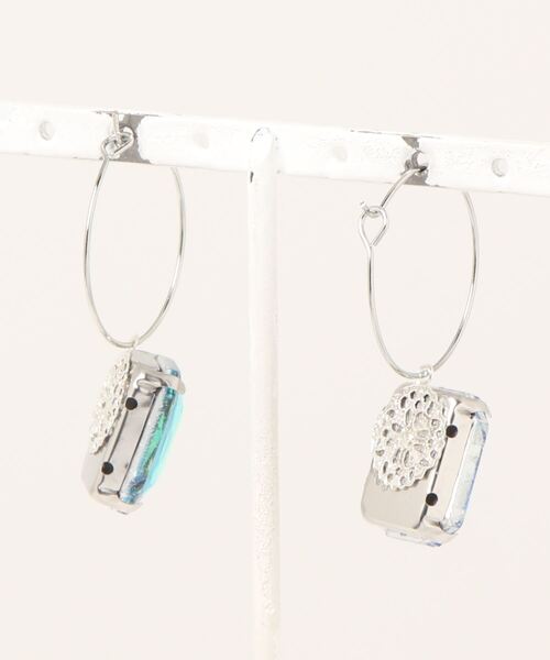 tone（トーン）の「【MUURABBTI】スクエアビジューのファシネーションピアス(MA)（ピアス（両耳用）・レディース・ブルー/パープル/グリーン/ライトグリーン/ピンク・FREE）」の9枚目の写真