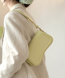 フラップショルダーバッグ