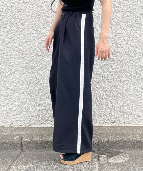 NOMAE(ノーマエ)の「タック入りラインパンツ(その他パンツ・レディース・グレー/ブラック・FREE)」の2枚目の写真