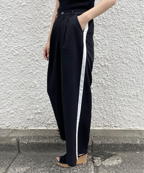 NOMAE(ノーマエ)の「タック入りラインパンツ(その他パンツ・レディース・グレー/ブラック・FREE)」の6枚目の写真