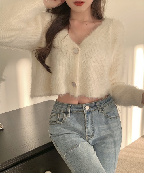 kirakiraShop(キラキラショップ)の「ふわふわシャギークロップドニットカーディガン(カーディガン/ボレロ・レディース・ライトブルー/ブラック/オフホワイト・FREE)」の6枚目の写真