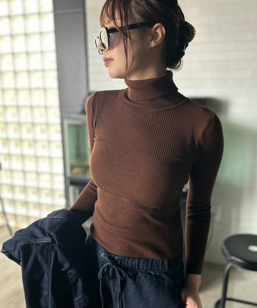Kotoe(コトエ)の「【10色展開】 テレコリブ タートルネックレディース ニット(長袖)(ニット/セーター・レディース・イエロー/ブラウン/ブラック/アイボリー/グリーン/レッド/ネイビー/グレー/ベージュ/ホワイト・FREE)」の6枚目の写真