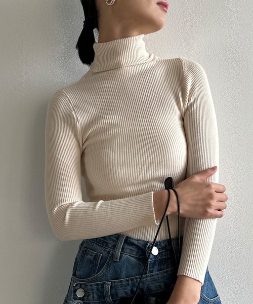 Kotoe(コトエ)の「【10色展開】 テレコリブ タートルネックレディース ニット(長袖)(ニット/セーター・レディース・イエロー/ブラウン/ブラック/アイボリー/グリーン/レッド/ネイビー/グレー/ベージュ/ホワイト・FREE)」の3枚目の写真