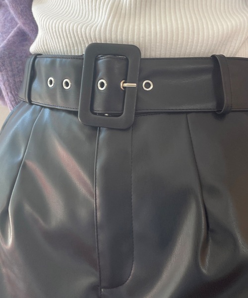 one way（ワンウェイ）の「ベルト付きレザーショートパンツ（その他パンツ・レディース・ブラック/ホワイト・FREE）」の11枚目の写真