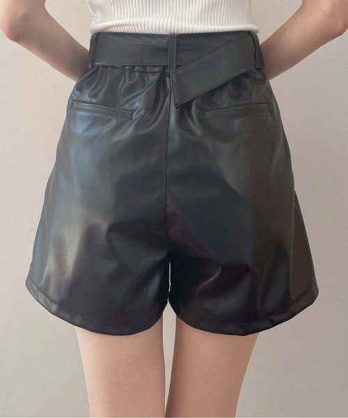 one way（ワンウェイ）の「ベルト付きレザーショートパンツ（その他パンツ・レディース・ブラック/ホワイト・FREE）」の10枚目の写真