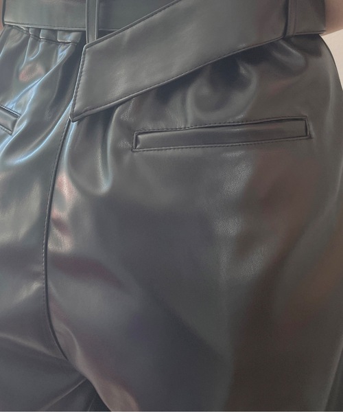 one way（ワンウェイ）の「ベルト付きレザーショートパンツ（その他パンツ・レディース・ブラック/ホワイト・FREE）」の13枚目の写真