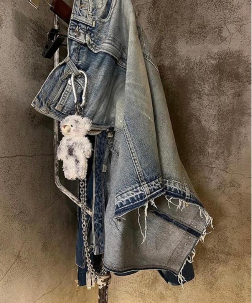 【ALEXII】(韓国人気) SHOWER BEAR WHITE KEY RING キーホルダー ALEXII（アレクシ）の「韓国ブランド ALEXII アレクシ JUST BEAR