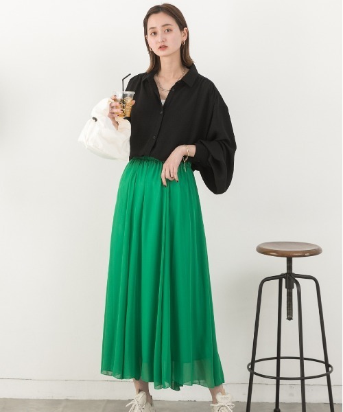ad thie(アドティエ)の「シャリ布帛 ビッグシャツ(シャツ/ブラウス・レディース・ベージュ/アイボリー/ブラウン/ブラック/オフホワイト・MEDIUM/LARGE)」の11枚目の写真