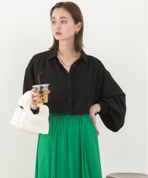 ad thie(アドティエ)の「シャリ布帛 ビッグシャツ(シャツ/ブラウス・レディース・ベージュ/アイボリー/ブラウン/ブラック/オフホワイト・MEDIUM/LARGE)」の13枚目の写真