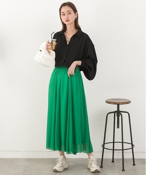 ad thie(アドティエ)の「シャリ布帛 ビッグシャツ(シャツ/ブラウス・レディース・ベージュ/アイボリー/ブラウン/ブラック/オフホワイト・MEDIUM/LARGE)」の14枚目の写真
