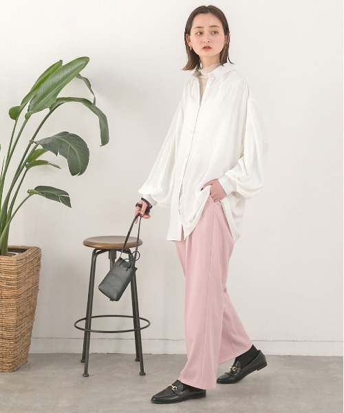 ad thie(アドティエ)の「シャリ布帛 ビッグシャツ(シャツ/ブラウス・レディース・ベージュ/アイボリー/ブラウン/ブラック/オフホワイト・MEDIUM/LARGE)」の8枚目の写真