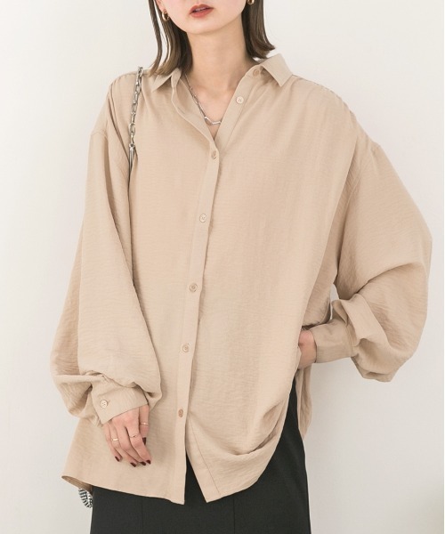 ad thie(アドティエ)の「シャリ布帛 ビッグシャツ(シャツ/ブラウス・レディース・ベージュ/アイボリー/ブラウン/ブラック/オフホワイト・MEDIUM/LARGE)」の21枚目の写真