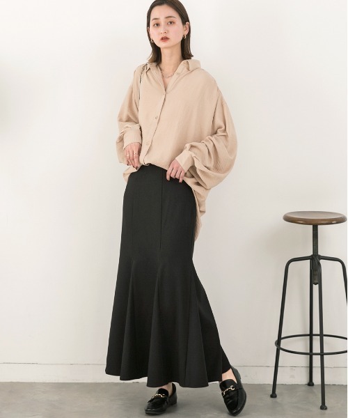ad thie(アドティエ)の「シャリ布帛 ビッグシャツ(シャツ/ブラウス・レディース・ベージュ/アイボリー/ブラウン/ブラック/オフホワイト・MEDIUM/LARGE)」の22枚目の写真