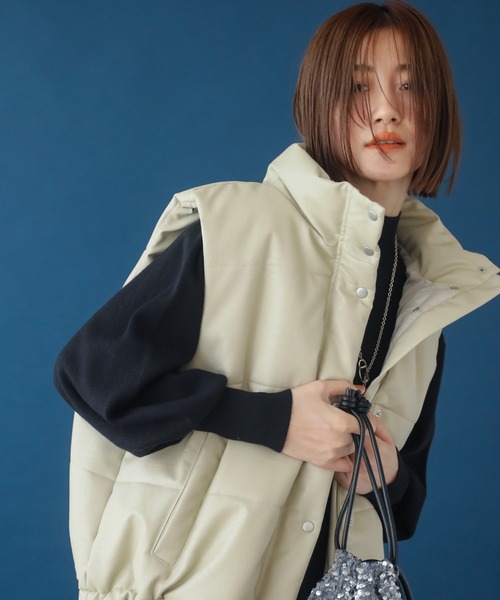 新品 ReMIT フェイクレザーダウンベスト ReMIT（レミット）の「フェイクレザーダウンベスト（ダウン