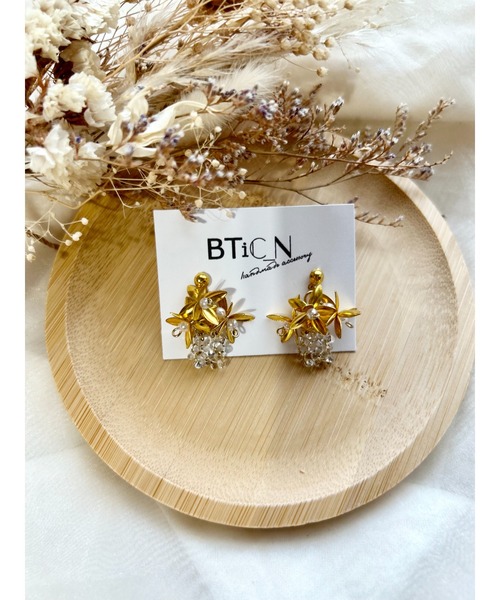 tone（トーン）の「【BTiC_N】小粒のフラワーピアス(MA)（ピアス（両耳用）・レディース・ゴールド系その他・FREE）」の2枚目の写真
