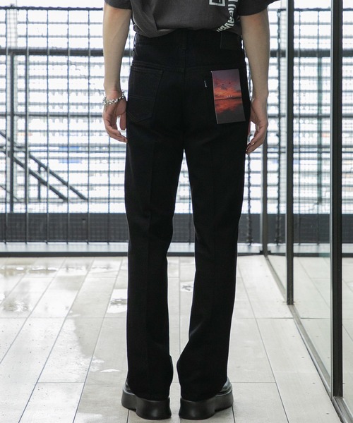 Jieda(ジエダ)の「OW FLARE DENIM PANTS(デニムパンツ・メンズ・ブラック/インディゴブルー・1/2)」の6枚目の写真
