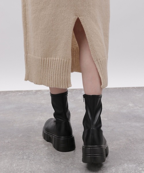 LAKOLE（ラコレ）の「ハーフジップニットワンピース / 982203（ワンピース・レディース・ライトベージュ/ネイビー/モカ・MEDIUM/SMALL）」の22枚目の写真