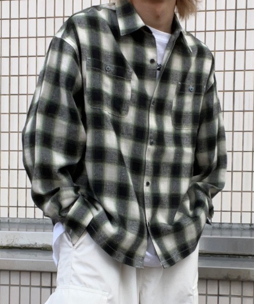 PICSAS（ピクサス）の「【PICSAS】オーバーサイズオンブレチェックシャツ（シャツ/ブラウス・メンズ・ブラウン/カーキ/ブラック/ネイビー・L/M）」の4枚目の写真