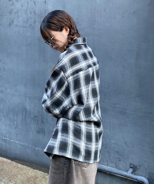 PICSAS（ピクサス）の「【PICSAS】オーバーサイズオンブレチェックシャツ（シャツ/ブラウス・メンズ・ブラウン/カーキ/ブラック/ネイビー・L/M）」の8枚目の写真