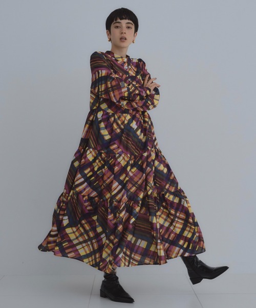 manana suerte(マニャーナスエルテ)の「オリジナルプリントマドラスチェック ティアードワンピース(ワンピース・レディース・その他1・FREE)」の4枚目の写真