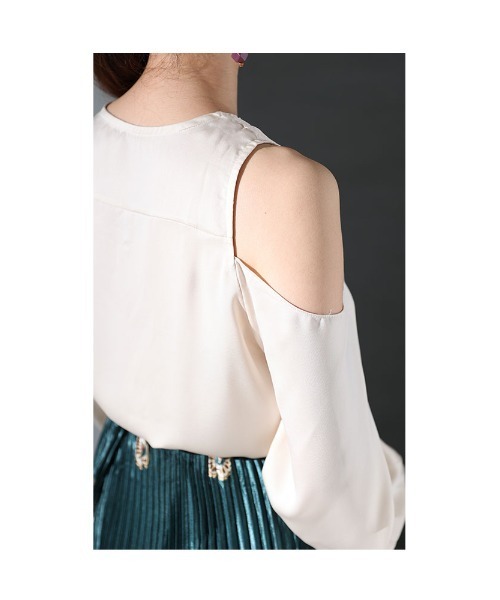 Sawa a la mode（サワアラモード）の「ニュアンスデザインブラウス（シャツ/ブラウス・レディース・ベージュ・FREE）」の8枚目の写真