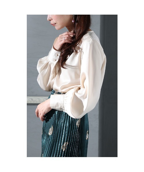 Sawa a la mode（サワアラモード）の「ニュアンスデザインブラウス（シャツ/ブラウス・レディース・ベージュ・FREE）」の9枚目の写真