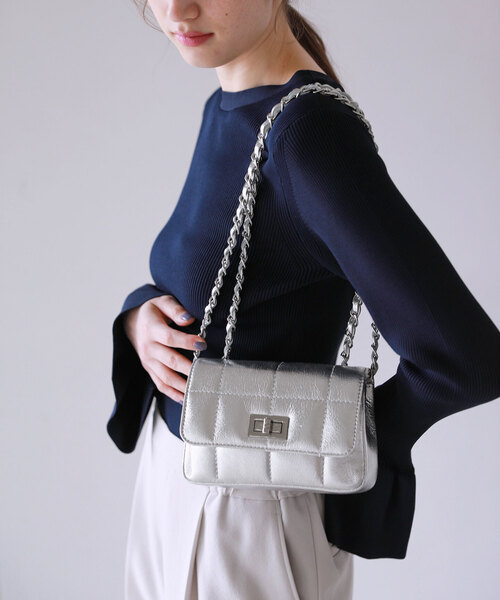 La TOTALITE(ラトータリテ)の「【MILOS/ミロス】別注スクエアキルトショルダーBAG(ショルダーバッグ・レディース・ブラック/シルバー/チャコールグレー/ピンク・FREE)」の11枚目の写真
