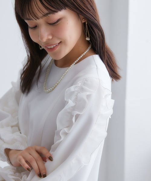 nissen（ニッセン）の「フリルブラウスセットアップ（フリル袖ブラウス+タックテーパードパンツ）（スーツセット・レディース・ブラック系/アイボリー系・LL/S/M/L）」の9枚目の写真