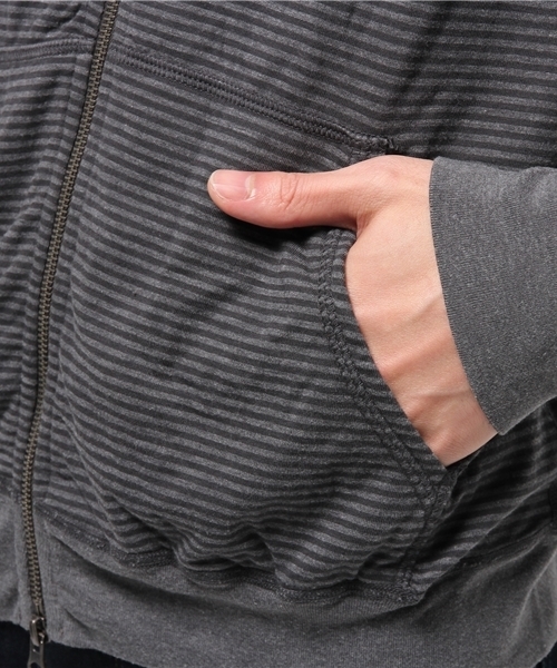 SHIPS（シップス）の「SAVE KHAKI: ポインテル ジップフードパーカー（パーカー・メンズ・チャコールグレー・MEDIUM/SMALL/LARGE）」の7枚目の写真