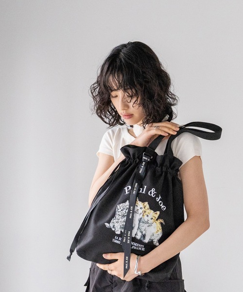 PAUL & JOE ACCESSOIRES（ポールアンドジョーアクセソワ）の「PAUL & JOE ACCESSOIRES (ポール＆ジョーアクセソワ)キャンバス巾着トートバッグバッグ スリーキャッツ PJA-B1013（トートバッグ・レディース・アイボリー/ブラック・FREE）」の18枚目の写真