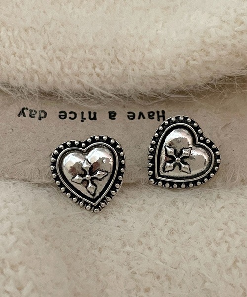 VIBGYOR Women（ヴィブジョー　ウィメン）の「【urge select】Y2K ヴィンテージ ハートモチーフ ピアス（ピアス（両耳用）・レディース・シルバー・FREE）」の5枚目の写真