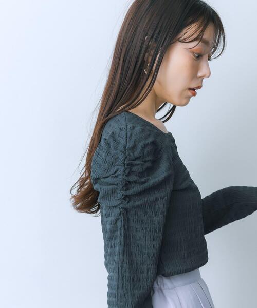 HEYUMM（ヘユム）の「パワーショルダートップ（Tシャツ/カットソー・レディース・アイボリー/チャコールグレー/オレンジ・ONE）」の15枚目の写真