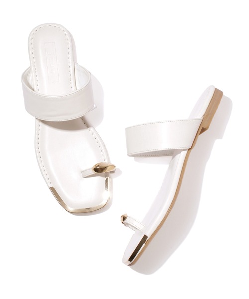 Juze（ジュゼ）の「リングメタルフラットサンダル（サンダル・レディース・ホワイト/ブラック/ベージュ系その他・S/M/L）」の16枚目の写真