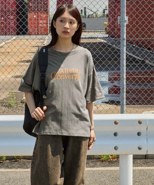 CONVERSE（コンバース）の「CONVERSE/コンバース ロゴプリント ロールアップカラー ネップスラブ半袖Tシャツ（Tシャツ/カットソー・レディース・オフホワイト/スミクロ/オレンジ・M）」の7枚目の写真