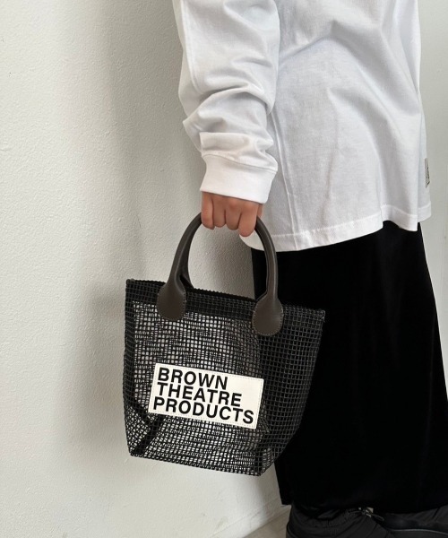 THEATRE PRODUCTS（シアタープロダクツ）の「BROWNネームメッシュトート-S-（トートバッグ・レディース・ホワイト/ブラック・FREE）」の3枚目の写真