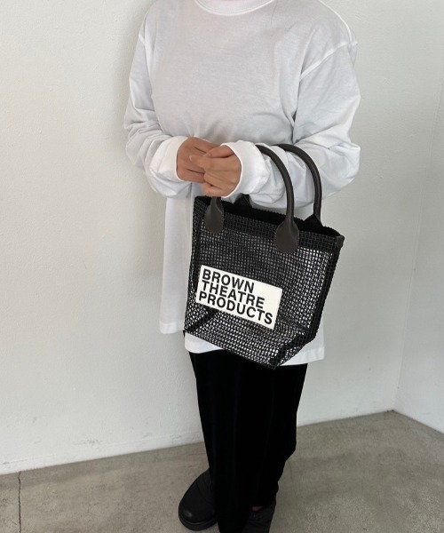 THEATRE PRODUCTS（シアタープロダクツ）の「BROWNネームメッシュトート-S-（トートバッグ・レディース・ホワイト/ブラック・FREE）」の5枚目の写真